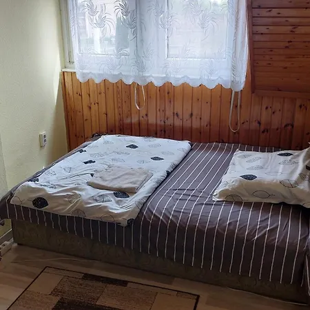 Napsugar Panzio 3* Vác